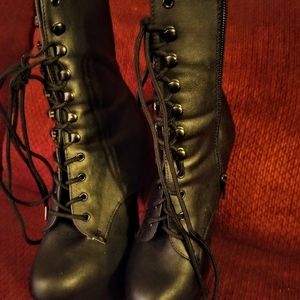 Pleaser Delight 1020 Platform Boots - Black Size 6, faux leather.